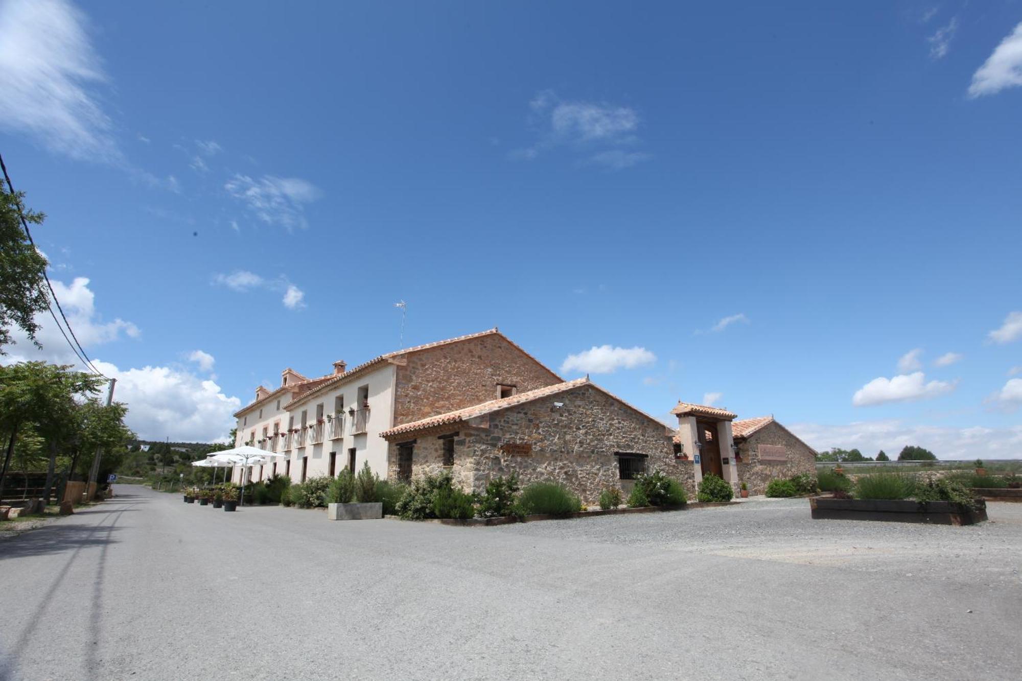 Hotel La Fonda De La Estacion La Puebla De Valverde Exteriér fotografie